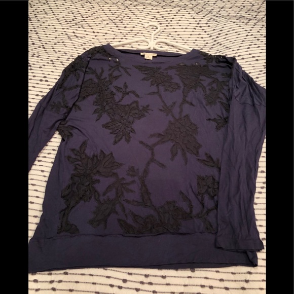 🍒Long sleeve top with a little extra - Picture 3 of 3